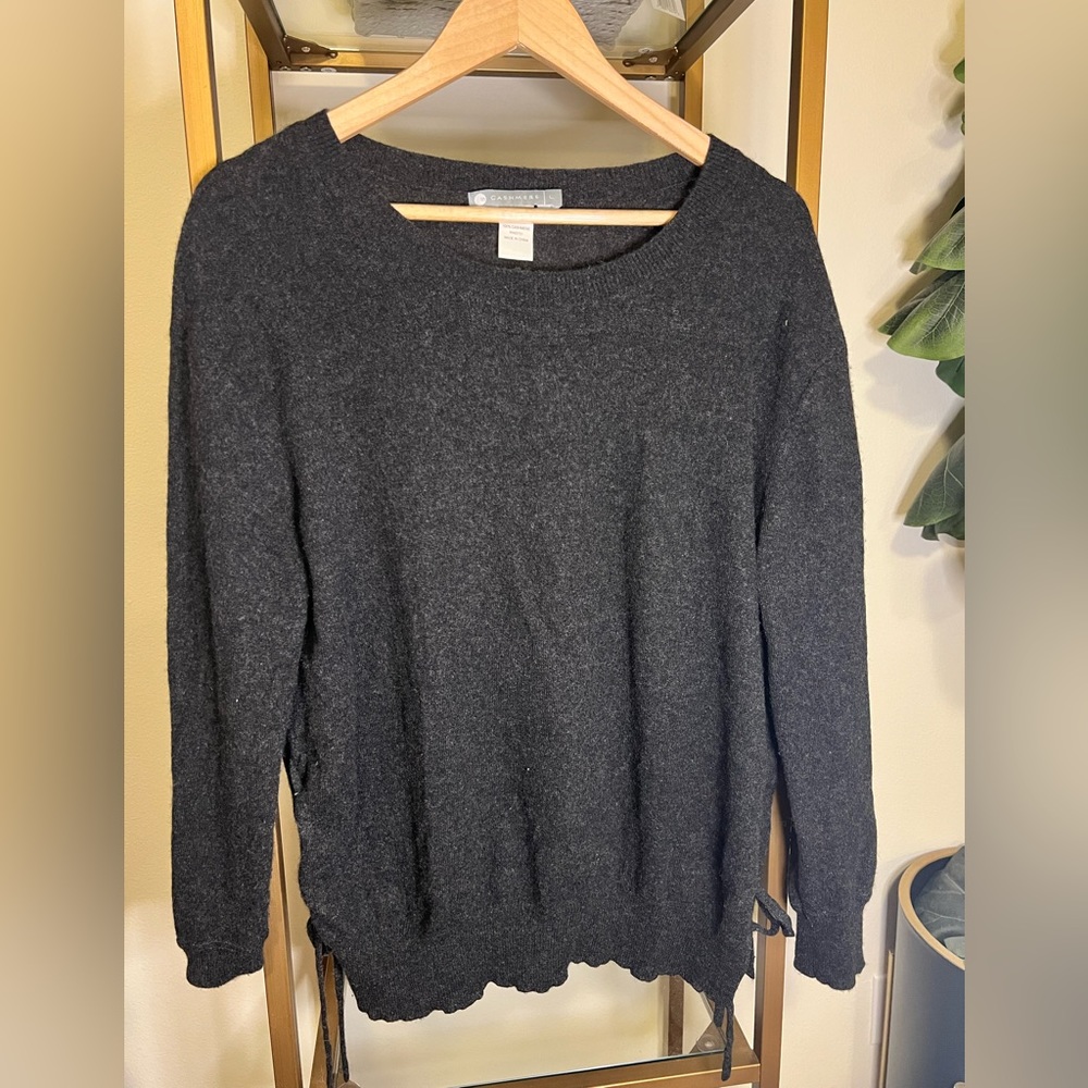 100% CASHMERE!! Charcoal grey women’s sweater